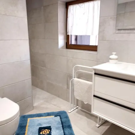 בית נופש Maison Accueillante Dans Avec Terrasse.