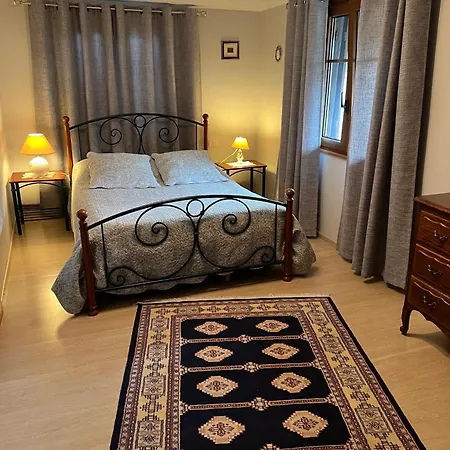 בית נופש Maison Accueillante Dans Avec Terrasse. *