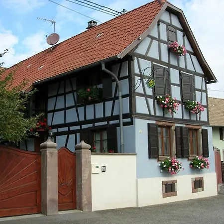 Maison Accueillante Dans Avec Terrasse. Hébergement de vacances