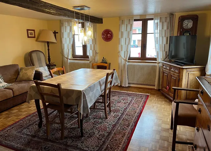 Vakantiehuis Maison Accueillante Dans Avec Terrasse. *